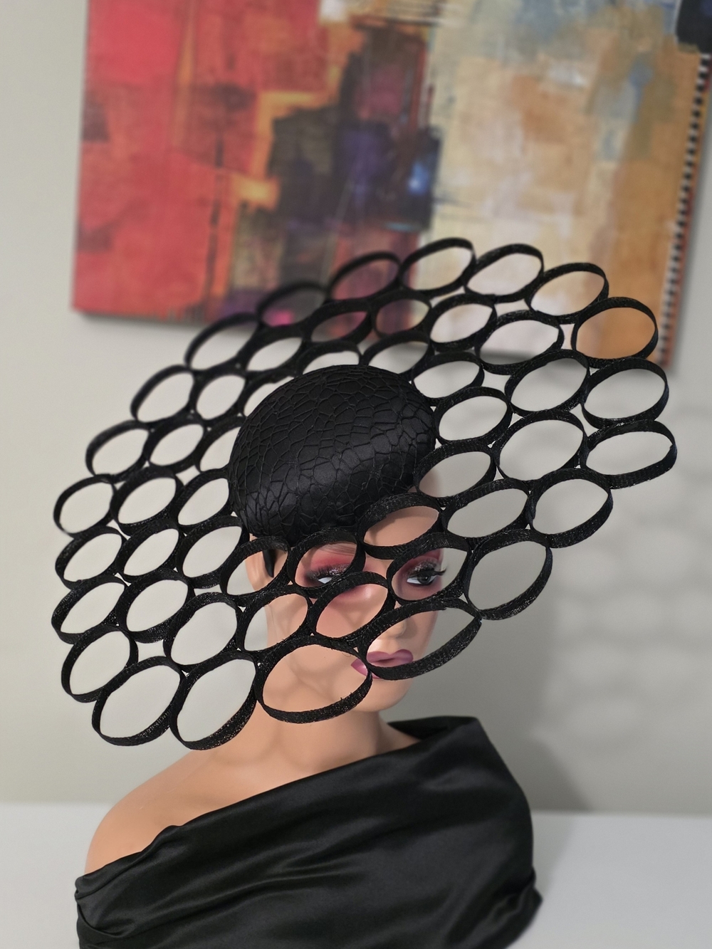 Avant-Garde Black Circle Mesh Fascinator Hat - Picture 2 of 4